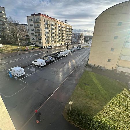 Modern Central Gothenburg Apartment With Balconies And Full Kitchen For Up To 5 Guests Zewnętrze zdjęcie